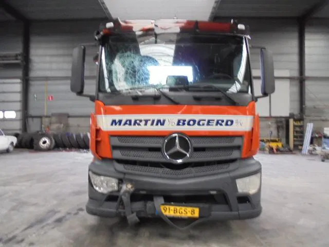 Mercedes-Benz Antos 1832 CABINE SCHADE FOR PARTS - Cabeza tractora: foto 2 Mercedes-Benz Antos 1832 CABINE SCHADE FOR PARTS - Cabeza tractora: foto 2