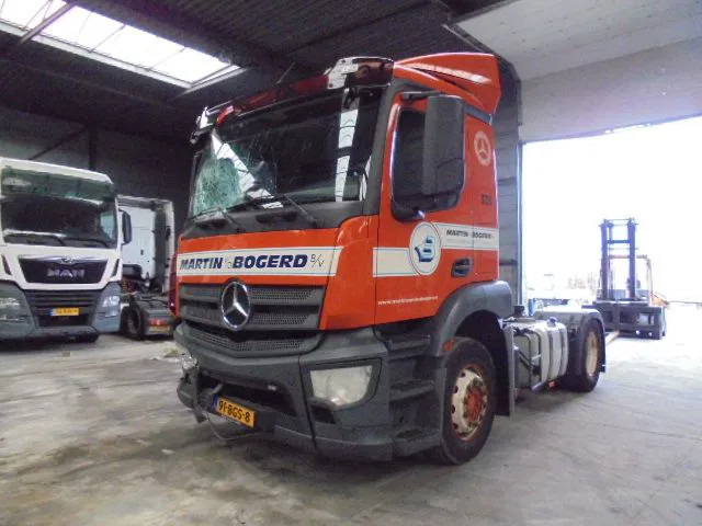 Mercedes-Benz Antos 1832 CABINE SCHADE FOR PARTS - Cabeza tractora: foto 1 Mercedes-Benz Antos 1832 CABINE SCHADE FOR PARTS - Cabeza tractora: foto 1