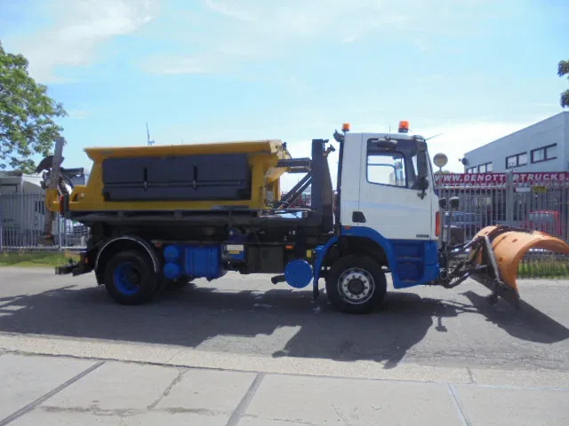 DAF 65.210 ATI 4X4 ZOUT + SNEEUW - Soplador de nieve: foto 5 DAF 65.210 ATI 4X4 ZOUT + SNEEUW - Soplador de nieve: foto 5