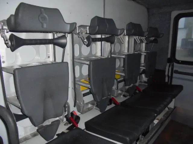 Camión de bomberos DAF 65.210: foto 13