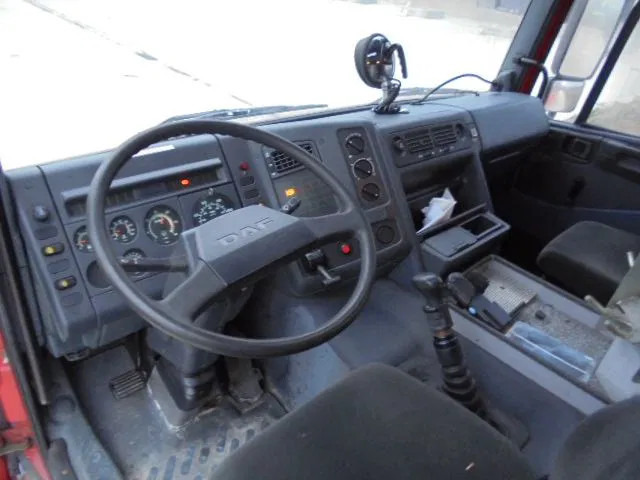 Camión de bomberos DAF 65.210: foto 10