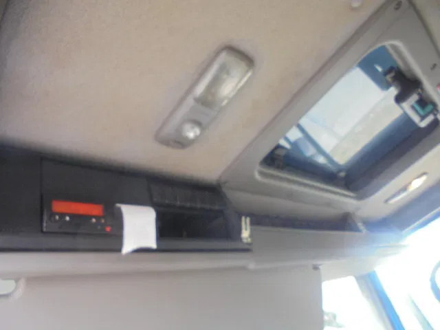 Camión caja cerrada DAF CF 65 220 NL KENTEKEN: foto 11