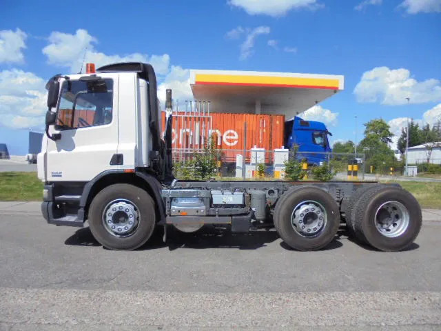 Camión caja cerrada DAF CF 75.250 FAG 250 6X2: foto 7