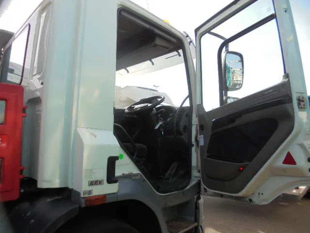 DAF FAN CF250 6X2 EEV - Camión de basura: foto 5 DAF FAN CF250 6X2 EEV - Camión de basura: foto 5