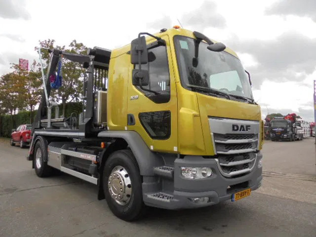 DAF XD XB 290 NIEUW MET FABRIEKS GARANTIE - Camión portacontenedor de cadenas: foto 3 DAF XD XB 290 NIEUW MET FABRIEKS GARANTIE - Camión portacontenedor de cadenas: foto 3