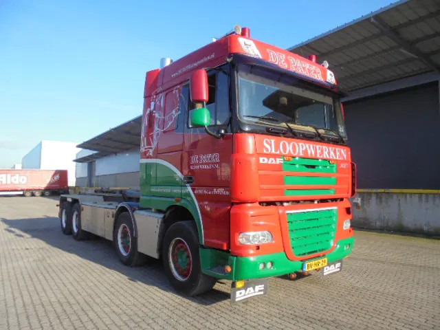DAF XF 105 410 FAD 8X4 STEEL SUSPENSION - Camión multibasculante: foto 2 DAF XF 105 410 FAD 8X4 STEEL SUSPENSION - Camión multibasculante: foto 2