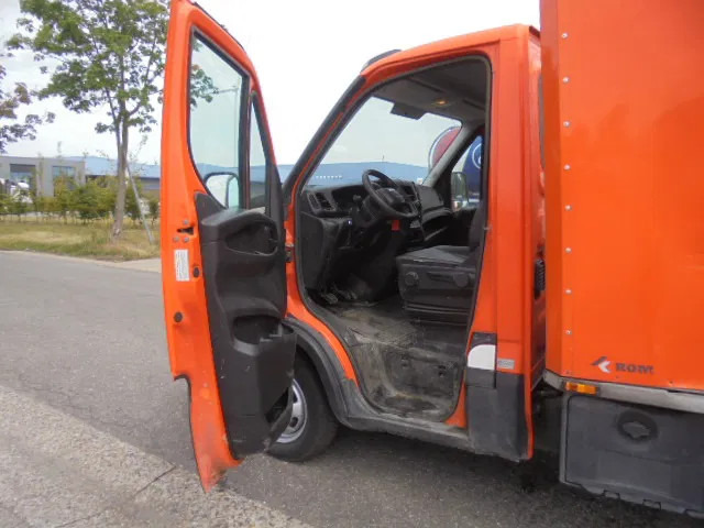 Furgoneta Iveco Daily 35C14: foto 15