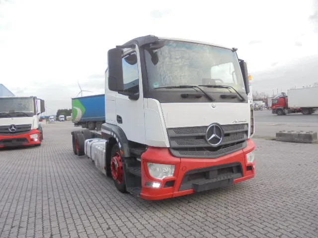 Mercedes-Benz Actros 2340 LL 6X2 - Camión portavehículos: foto 3 Mercedes-Benz Actros 2340 LL 6X2 - Camión portavehículos: foto 3