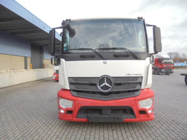 Mercedes-Benz Actros 2340 LL 6X2 - Camión portavehículos: foto 2 Mercedes-Benz Actros 2340 LL 6X2 - Camión portavehículos: foto 2