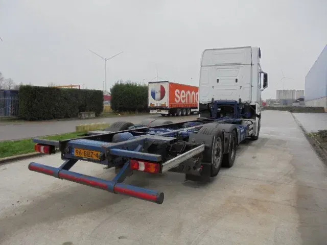 Camión chasis Mercedes-Benz Actros 2542 6X2: foto 6