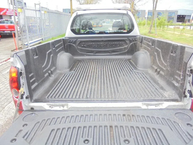 Pick-up Mitsubishi L200 4X4 PICK-UP: foto 8