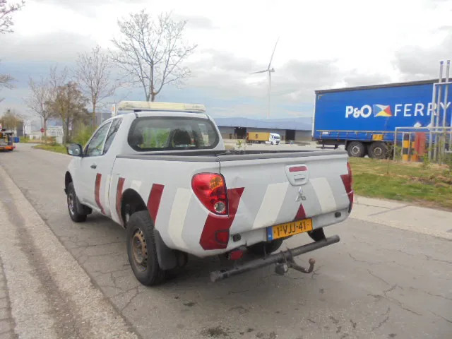 Pick-up Mitsubishi L200 4X4 PICK-UP: foto 7