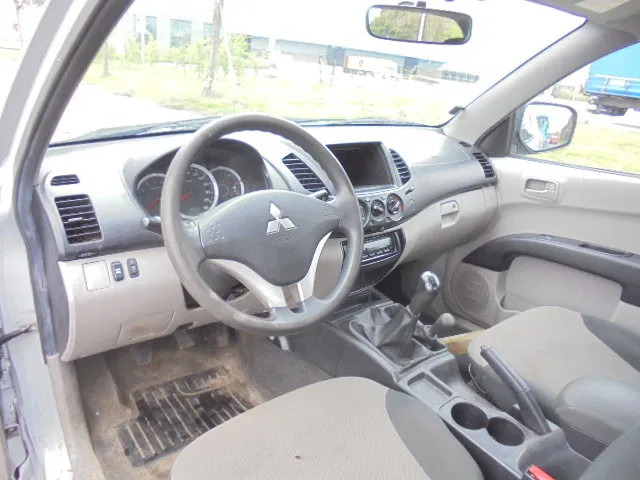 Foto del interior 1: Pick-up Mitsubishi L200 4X4 PICK-UP