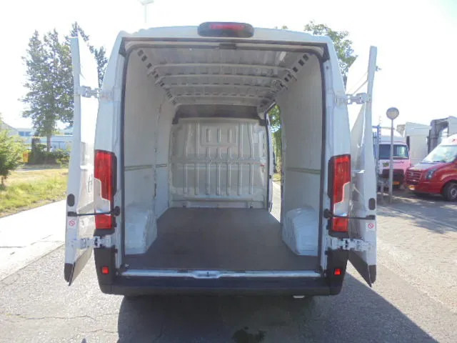 Opel Movano L3H2 2.2L BLUE HDI 140 - Furgón: foto 5 Opel Movano L3H2 2.2L BLUE HDI 140 - Furgón: foto 5