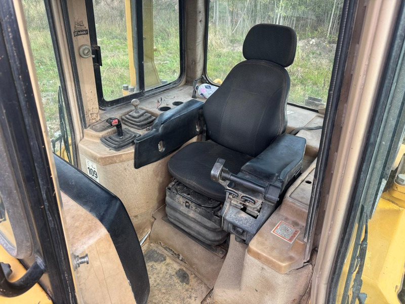 Bulldozer Caterpillar D6M: foto 7