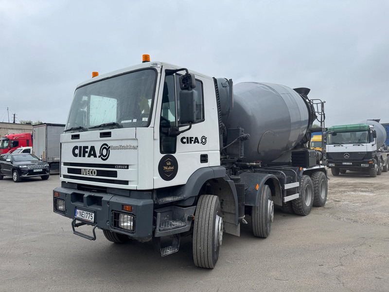 Iveco Eurotraker 340E35, cursor 8 - Camión hormigonera: foto 1 Iveco Eurotraker 340E35, cursor 8 - Camión hormigonera: foto 1