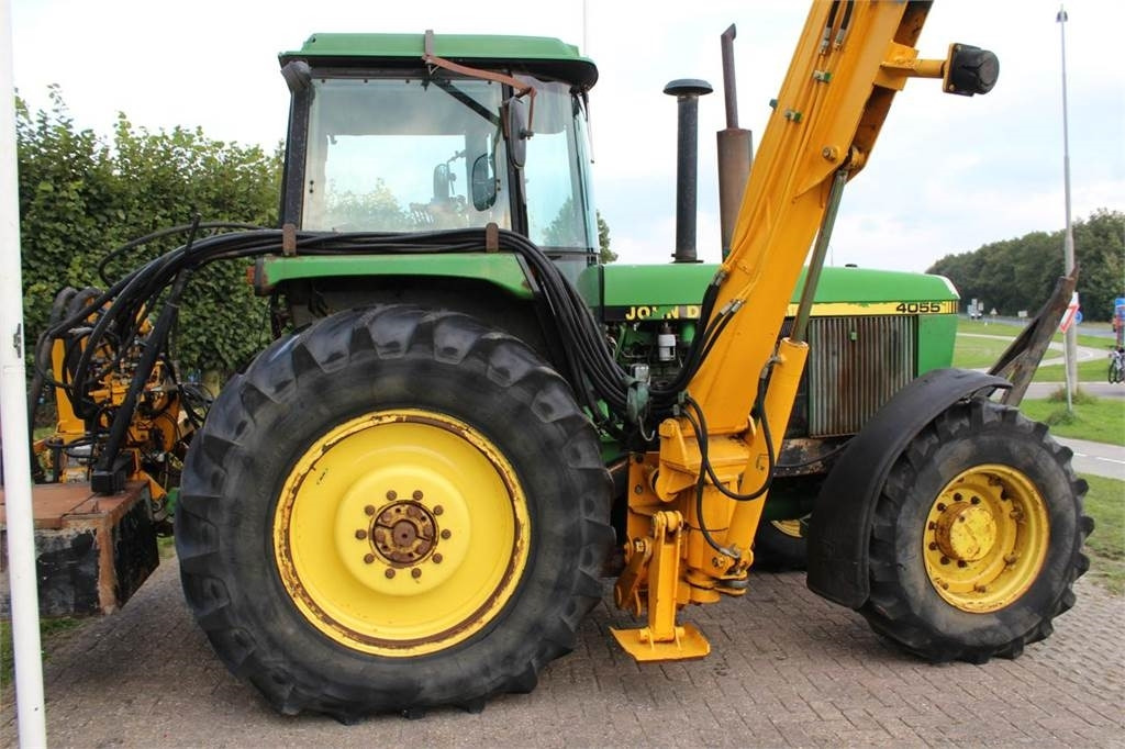 John Deere 4055 - Tractor: foto 4 John Deere 4055 - Tractor: foto 4