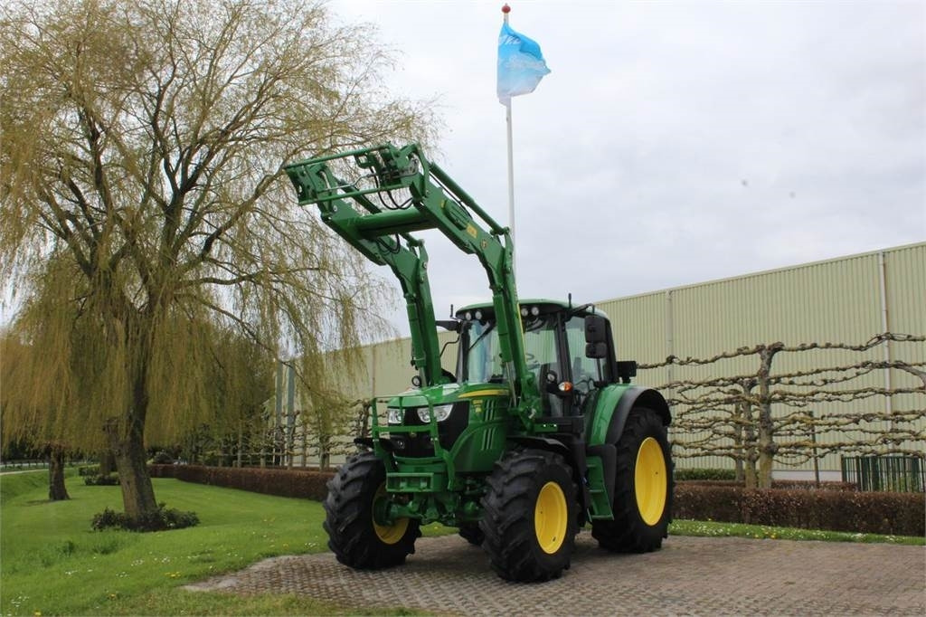 John Deere 6120M with 623R loader - Tractor: foto 1 John Deere 6120M with 623R loader - Tractor: foto 1