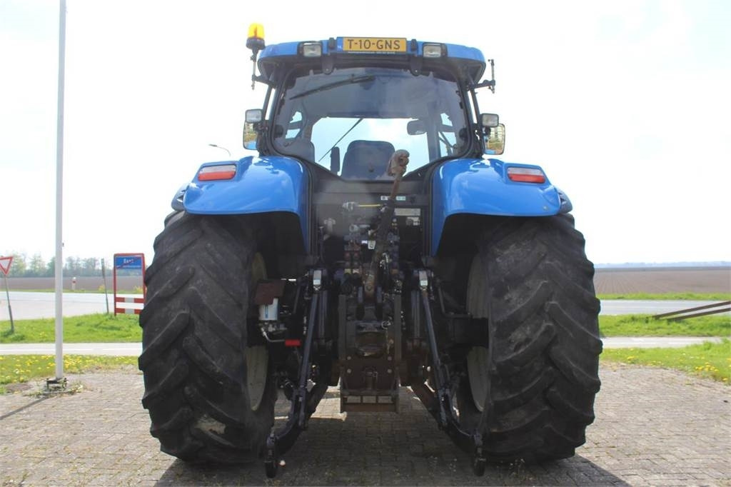 New Holland T7050 - Tractor: foto 5 New Holland T7050 - Tractor: foto 5