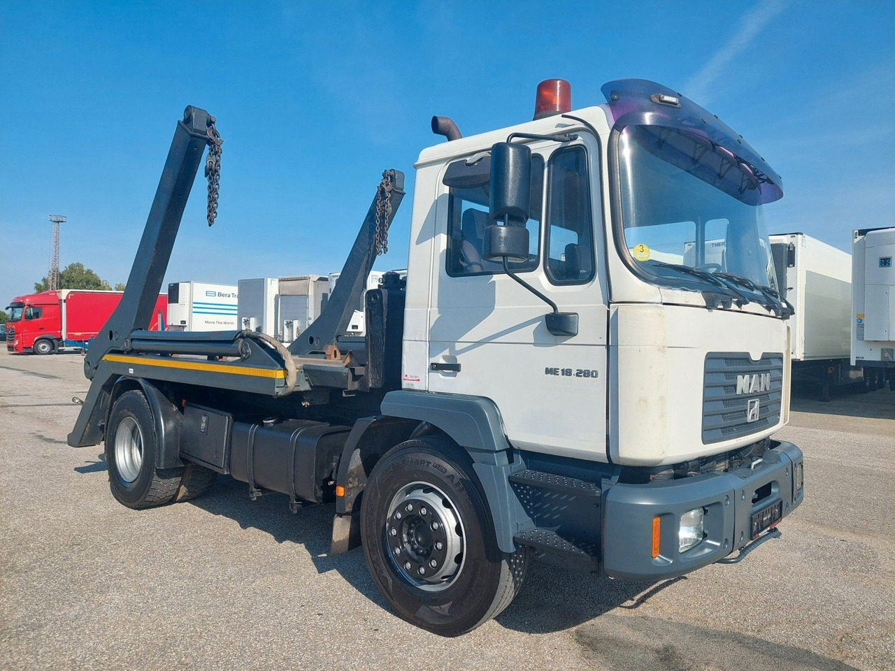 MAN ME 18.280 BB 4x2 - Camión lona: foto 2 MAN ME 18.280 BB 4x2 - Camión lona: foto 2