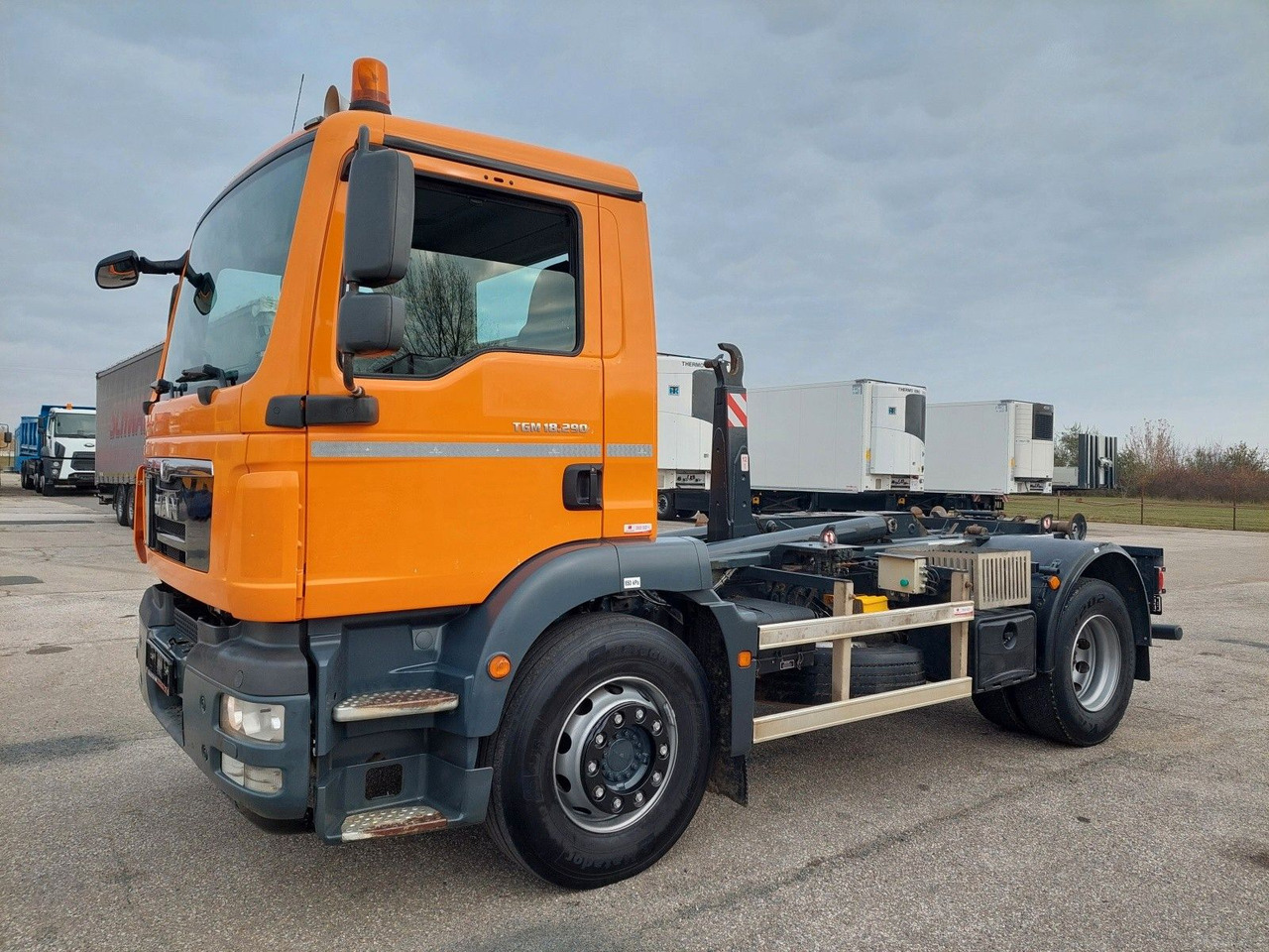 MAN TGM 18.290 4X2 BB - Camión multibasculante: foto 5 MAN TGM 18.290 4X2 BB - Camión multibasculante: foto 5