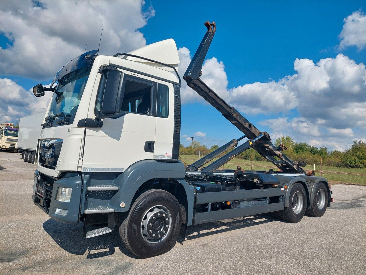 MAN TGS 26.440 BL Meiller RK 20.65 6x4 - Camión multibasculante: foto 1 MAN TGS 26.440 BL Meiller RK 20.65 6x4 - Camión multibasculante: foto 1