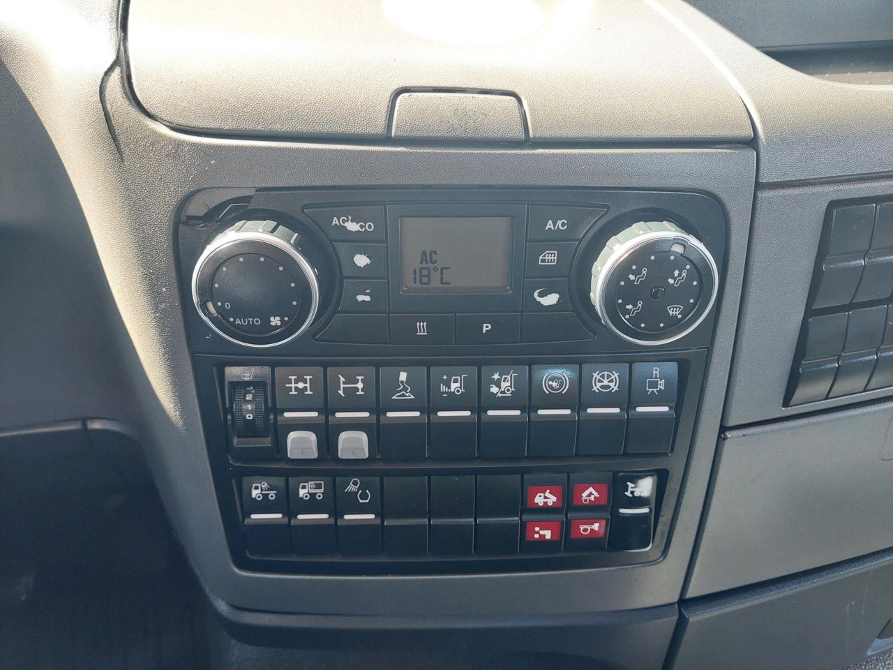 Leasing de MAN TGS 26.440 BL Meiller RK 20.65 6x4 MAN TGS 26.440 BL Meiller RK 20.65 6x4: foto 16 Leasing de MAN TGS 26.440 BL Meiller RK 20.65 6x4 MAN TGS 26.440 BL Meiller RK 20.65 6x4: foto 16