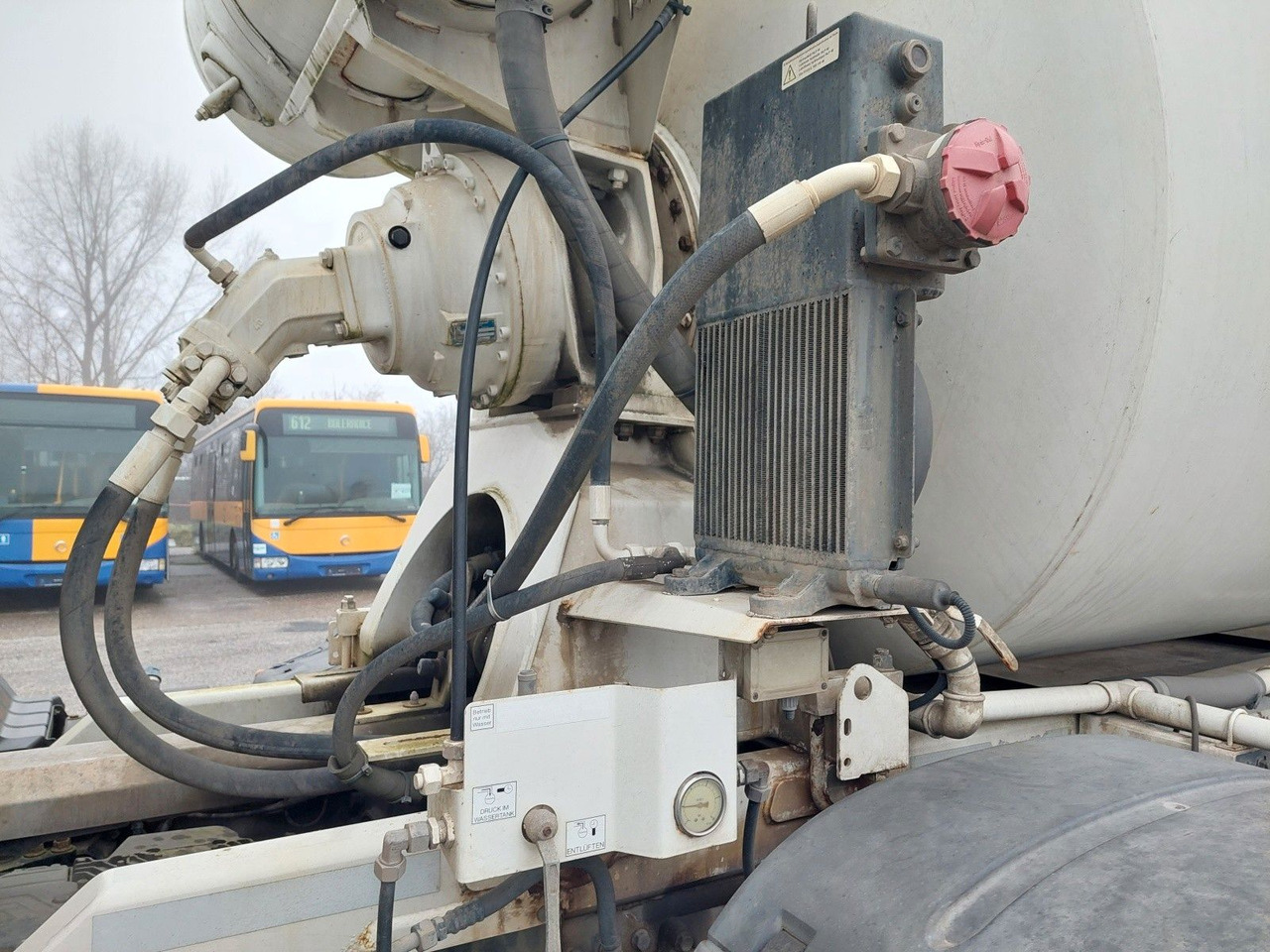 Camión hormigonera MAN TGS 32.420 BB Intermix 9m3 8x4: foto 11