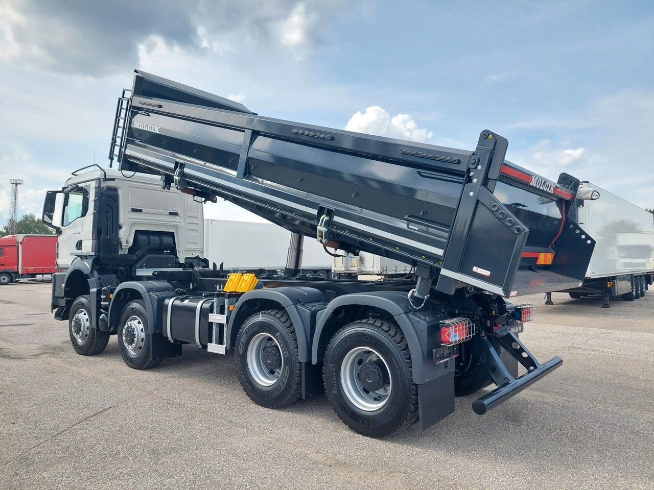 MAN TGS 41.520 8X6 BB CH - Camión volquete: foto 3 MAN TGS 41.520 8X6 BB CH - Camión volquete: foto 3