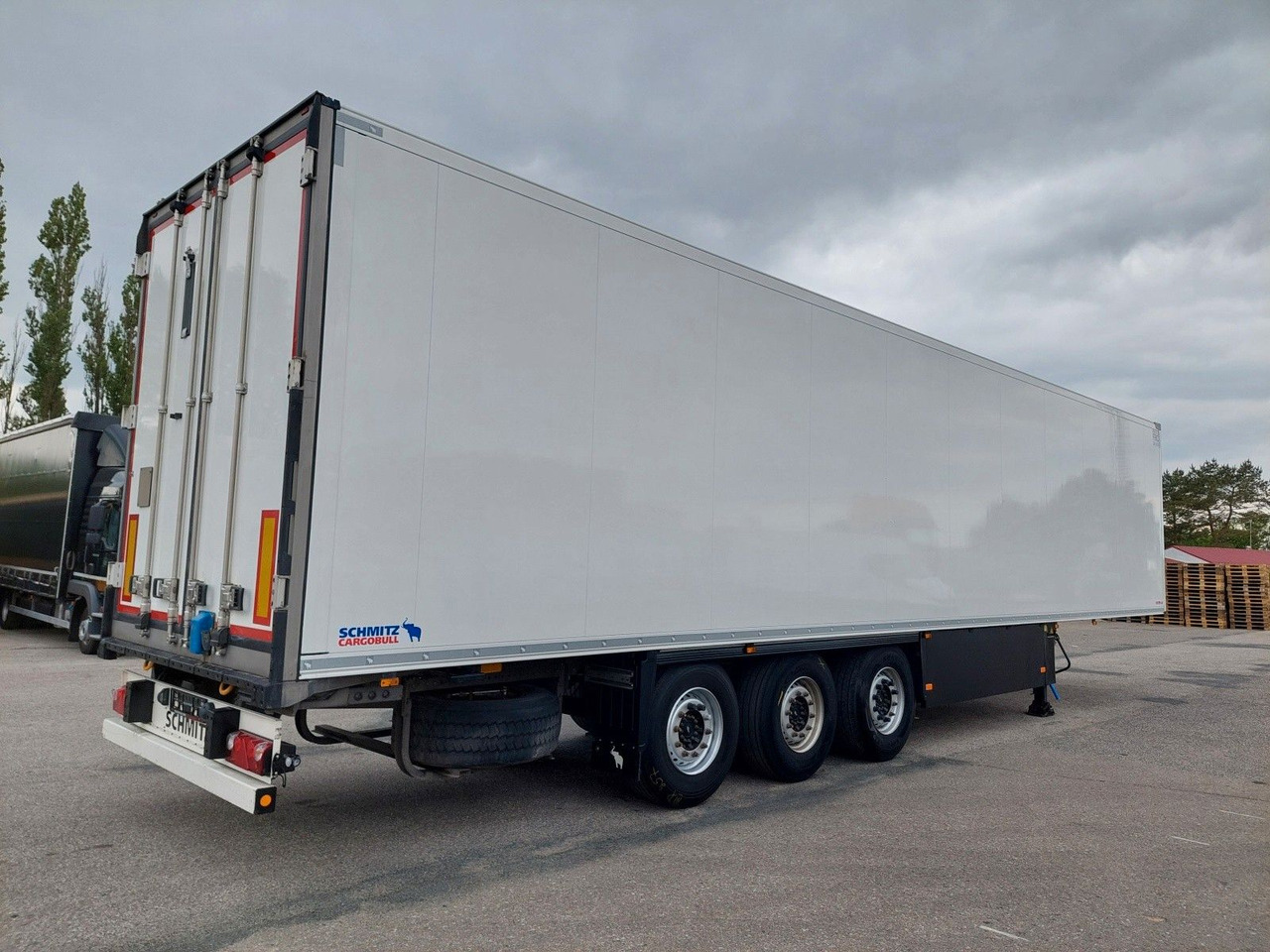 Schmitz Cargobull SKO24 ThermoKing SLXi 300 - 4676 Motorstunden - Semirremolque frigorífico: foto 4 Schmitz Cargobull SKO24 ThermoKing SLXi 300 - 4676 Motorstunden - Semirremolque frigorífico: foto 4