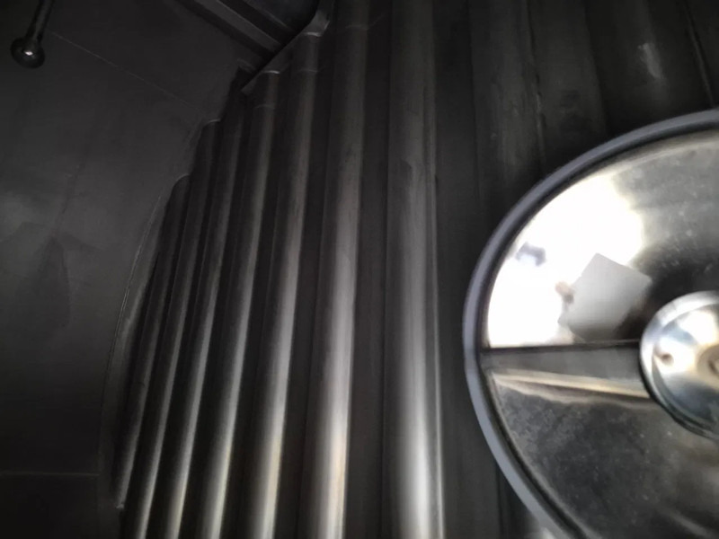 Semirremolque cisterna para transporte de leche Magyar 29000L INSULATED INOX TANK - 1 COMP - HYDRAULIC PUMP: foto 11 Semirremolque cisterna para transporte de leche Magyar 29000L INSULATED INOX TANK - 1 COMP - HYDRAULIC PUMP: foto 11