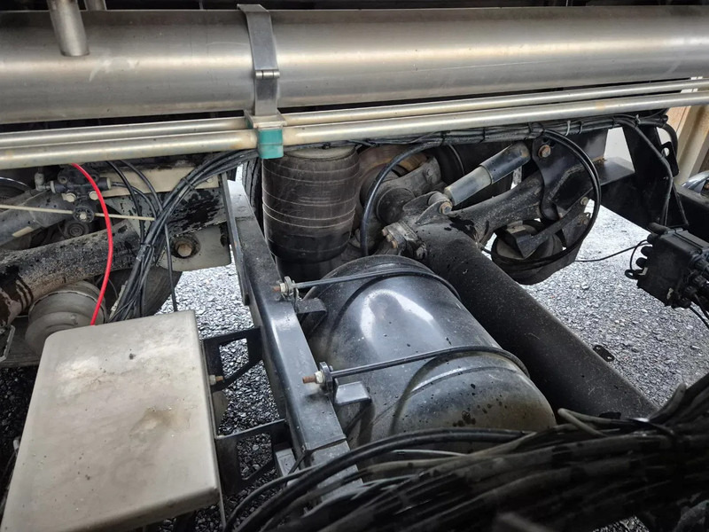 Semirremolque cisterna para transporte de leche Magyar 29000L INSULATED INOX TANK - 1 COMP - HYDRAULIC PUMP: foto 19 Semirremolque cisterna para transporte de leche Magyar 29000L INSULATED INOX TANK - 1 COMP - HYDRAULIC PUMP: foto 19