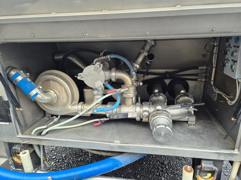 Semirremolque cisterna para transporte de leche Magyar 29000L INSULATED INOX TANK - 1 COMP - HYDRAULIC PUMP: foto 7 Semirremolque cisterna para transporte de leche Magyar 29000L INSULATED INOX TANK - 1 COMP - HYDRAULIC PUMP: foto 7