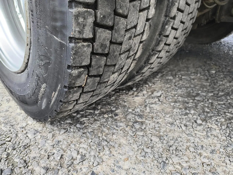 Camión cisterna para transporte de combustible Renault Midlum 220 8000L FUEL / CARBURANT TANK - 3 COMP/ A LAMES: foto 14