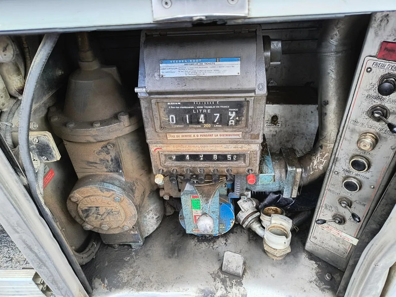 Camión cisterna para transporte de combustible Renault Midlum 220 8000L FUEL / CARBURANT TANK - 3 COMP/ A LAMES: foto 12