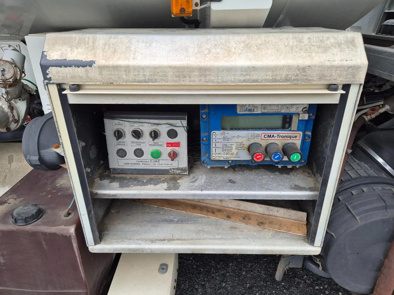 Camión cisterna para transporte de combustible Renault Premium 280 13500L FUEL/CARBURANT - 4 COMP: foto 15