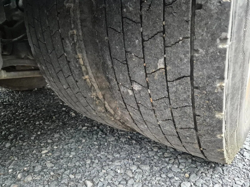 Camión cisterna para transporte de combustible Renault Premium 280 13500L FUEL/CARBURANT - 4 COMP: foto 20