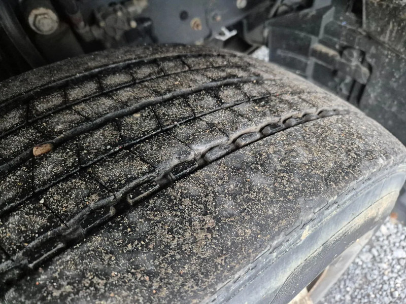 Camión cisterna para transporte de combustible Renault Premium 280 13500L FUEL/CARBURANT - 4 COMP: foto 19