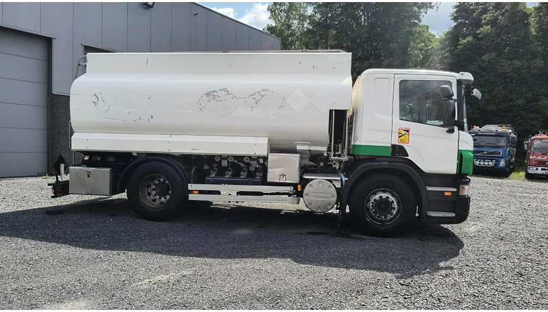 Scania P280 FUEL / CARBURANT 14000L - 5 COMP - RETARDER - Camión cisterna: foto 3 Scania P280 FUEL / CARBURANT 14000L - 5 COMP - RETARDER - Camión cisterna: foto 3
