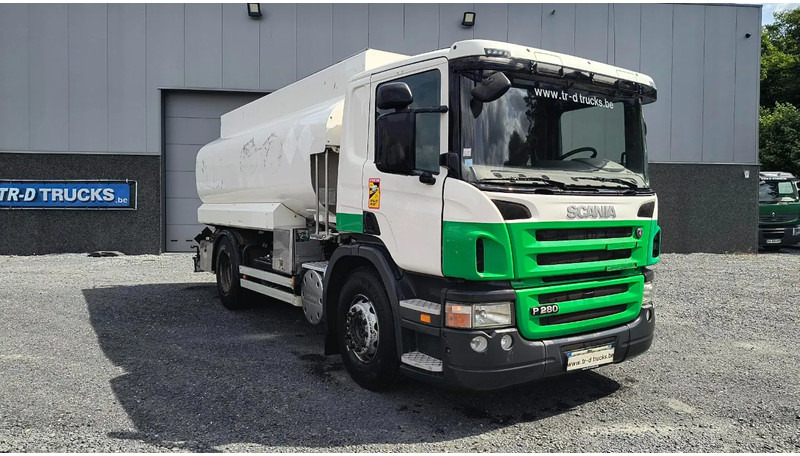 Scania P280 MANUAL GEARBOX- TANK 14000L- RETARDER - Camión cisterna: foto 2 Scania P280 MANUAL GEARBOX- TANK 14000L- RETARDER - Camión cisterna: foto 2