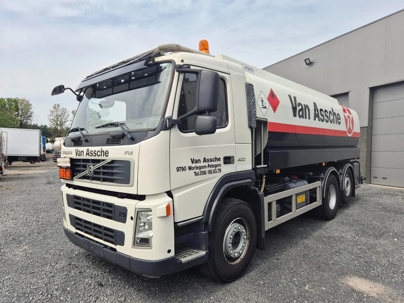 Volvo FM 400 18000L FUEL/CARBURANT - 5 COMP - ADR VALID - MANUAL - Camión cisterna: foto 1 Volvo FM 400 18000L FUEL/CARBURANT - 5 COMP - ADR VALID - MANUAL - Camión cisterna: foto 1
