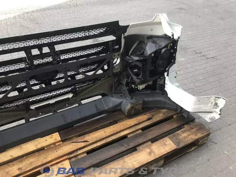 DAF CF Euro 6 Bumper DAF 1907076 - Parachoques para Camión: foto 5 DAF CF Euro 6 Bumper DAF 1907076 - Parachoques para Camión: foto 5