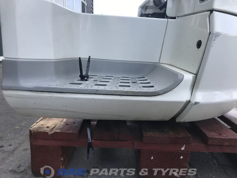 Parachoques para Camión DAF XF106 Bumper DAF 2033875: foto 9 Parachoques para Camión DAF XF106 Bumper DAF 2033875: foto 9
