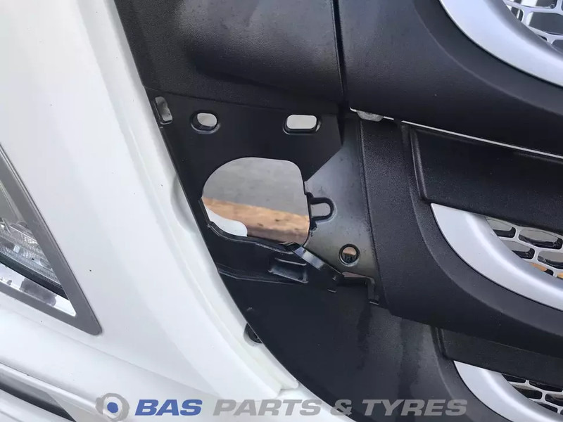 Parachoques para Camión DAF XF106 Bumper DAF 2033875: foto 7 Parachoques para Camión DAF XF106 Bumper DAF 2033875: foto 7