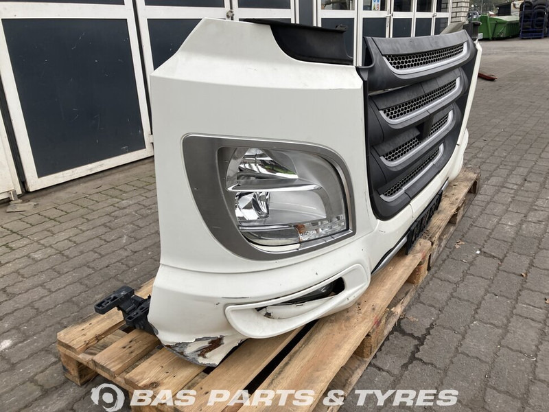DAF XF106 Bumper DAF 2033875 - Parachoques para Camión: foto 3 DAF XF106 Bumper DAF 2033875 - Parachoques para Camión: foto 3