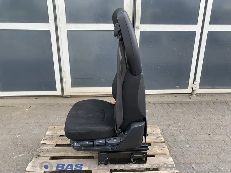 DAF XF106 - Asiento para Camión: foto 2 DAF XF106 - Asiento para Camión: foto 2