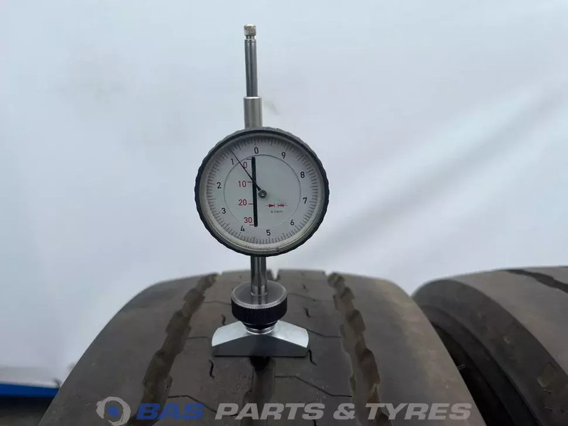 Goodyear Goodyear 245/70R17.5 KMAX T G2 143/146 J M+S 3PMSF gebruikte set - Neumático para Camión: foto 3 Goodyear Goodyear 245/70R17.5 KMAX T G2 143/146 J M+S 3PMSF gebruikte set - Neumático para Camión: foto 3