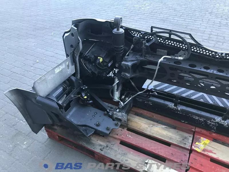 Mercedes-Benz Antos MP4 Bumper Mercedes A 960 310 23 22 - Parachoques para Camión: foto 4 Mercedes-Benz Antos MP4 Bumper Mercedes A 960 310 23 22 - Parachoques para Camión: foto 4