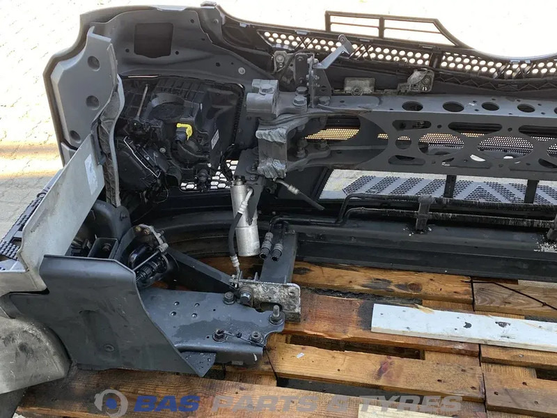 Mercedes-Benz Antos MP4 Bumper Mercedes A 960 310 23 22 - Parachoques para Camión: foto 5 Mercedes-Benz Antos MP4 Bumper Mercedes A 960 310 23 22 - Parachoques para Camión: foto 5