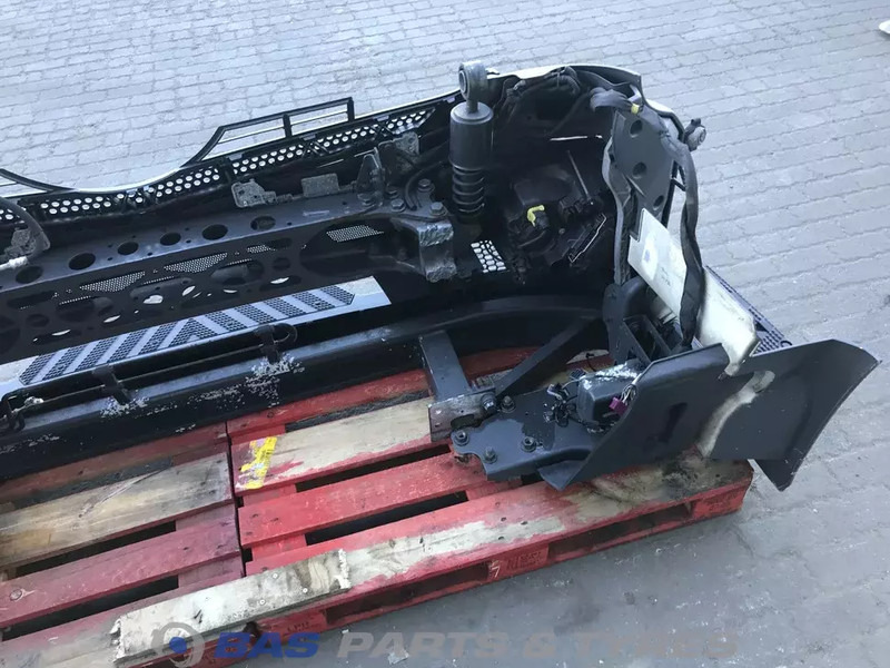 Mercedes-Benz Antos MP4 Bumper Mercedes A 960 310 23 22 - Parachoques para Camión: foto 5 Mercedes-Benz Antos MP4 Bumper Mercedes A 960 310 23 22 - Parachoques para Camión: foto 5